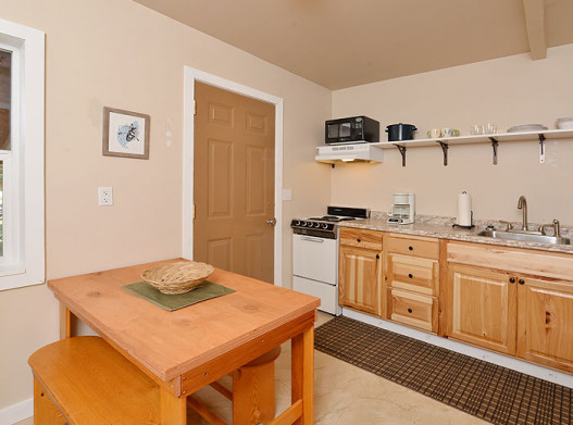 Silvertip Cabins and Lodge Cabin's Kitchen